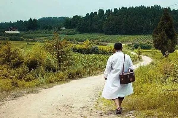 小镇大夫